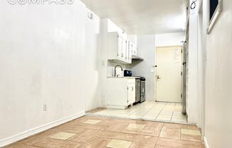 2 beds, 1 bath, $3,100, Unit 4