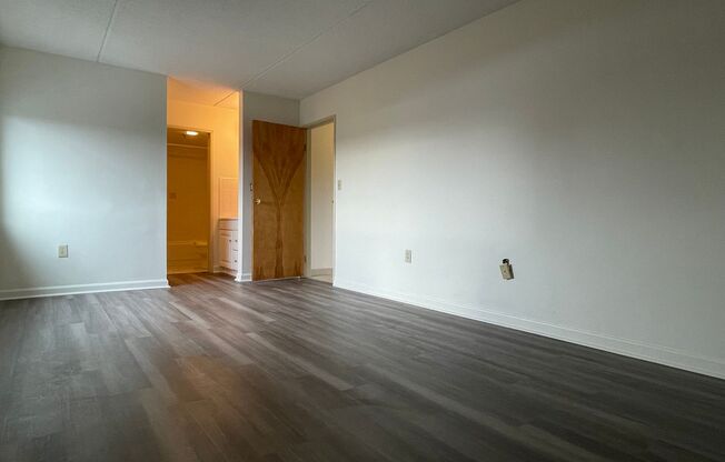 2 beds, 2 baths, 902 sqft, $3,200, Unit T204