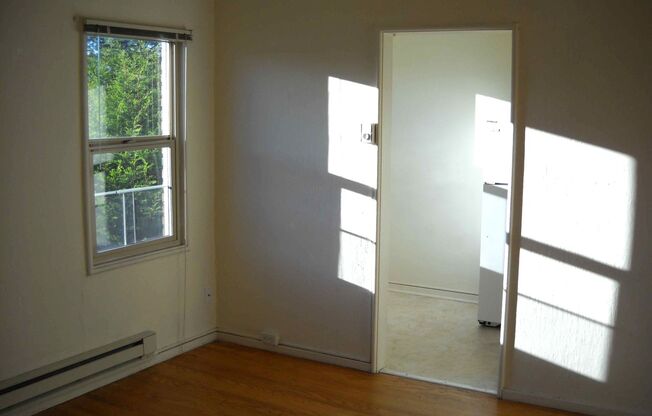 1 bed, 1 bath, 702 sqft, $1,645, Unit 0204
