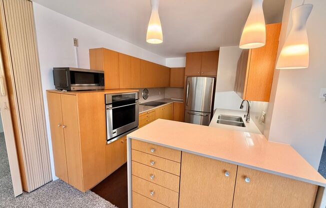 Mid-Century Modern Condo with Views of Balboa Park - 2 Bed x 2 Bath with Parking