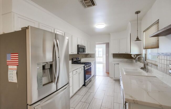 Wonderful SINGLE FAMILY HOME in DEL CERRO