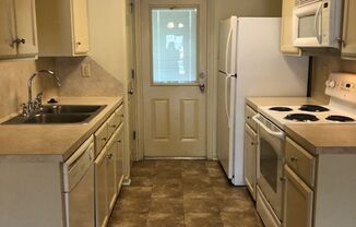 2 beds, 2 baths, 1,100 sqft, $950