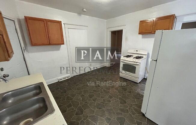 2443 S 9 ST