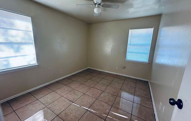 Beautiful 3 bedroom in Garland!