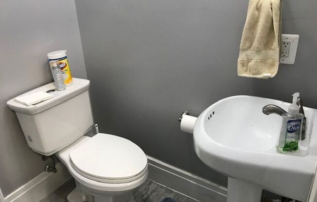 2134 East Carson Street