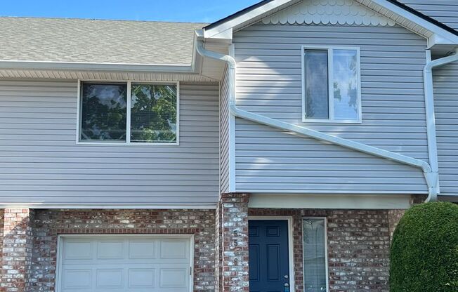 Remodeled 3 Bed Townhome Style Condo for Lease - 5546 NE 89th Ave