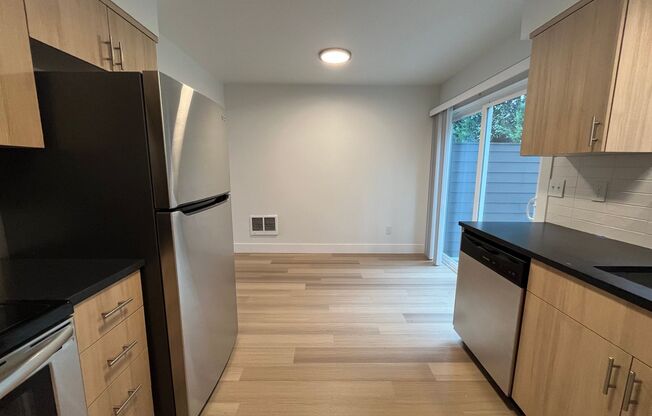 2 beds, 1 bath, $1,895, Unit 14