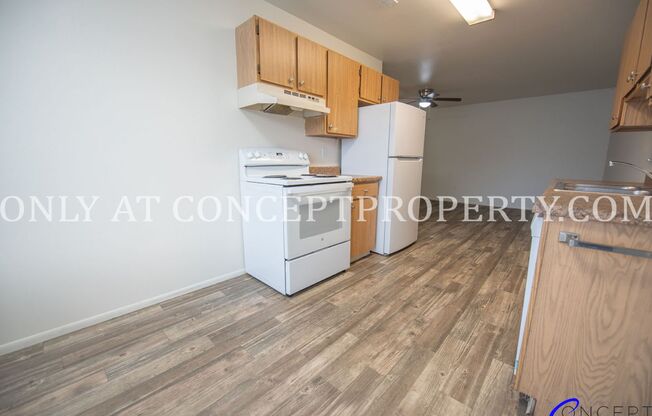 2 beds, 1 bath, 810 sqft, $1,249, Unit 43