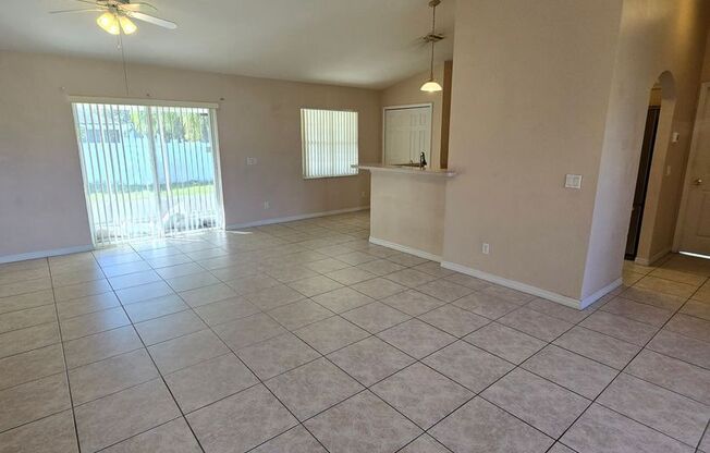 Your Ideal 3-Bedroom, 2-Bath Home in Poinciana, FL.