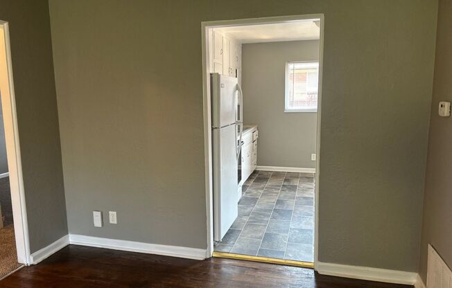 2 beds, 1 bath, 750 sqft, $1,070, Unit B05 1040 16