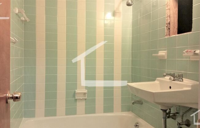 Spacious 6-Bedroom Single-Family in Brighton w/ Parking – Student Friendly