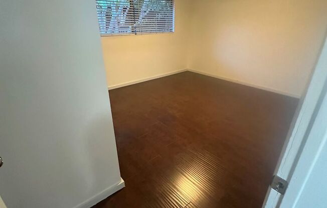 2 beds, 1 bath, $2,300, Unit 12