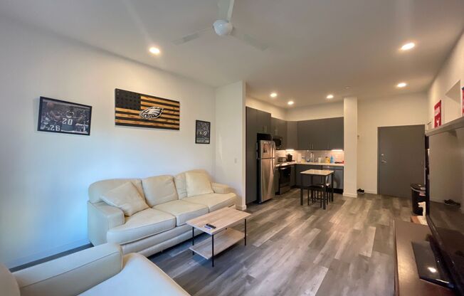 1 bed, 1 bath, $1,295, Unit 203