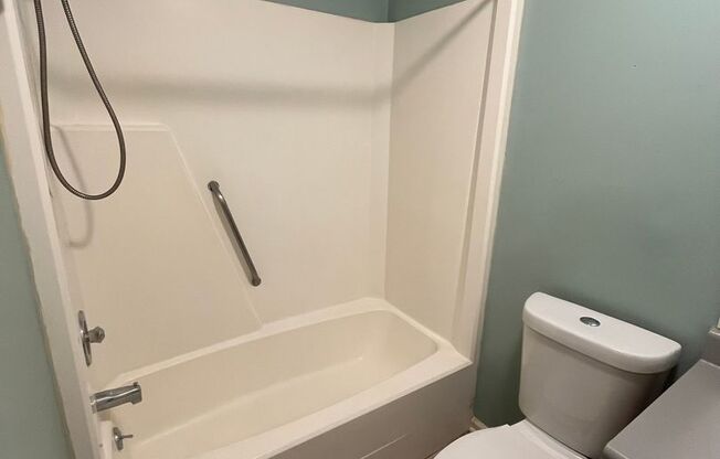 1 bed, 1 bath, 672 sqft, $1,215