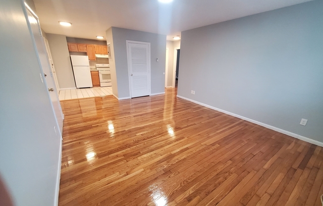 4 OAKCREST RD