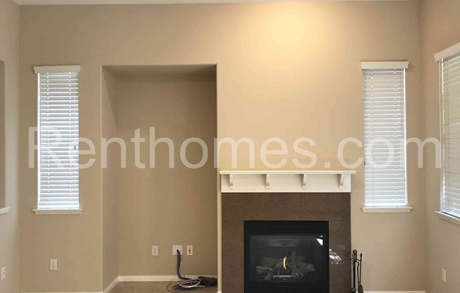 Scripps Ranch, 11665 Miro Circle, 2 Story End Unit, Attached 2 Car Garage, AC, Fireplace, All Appliances!