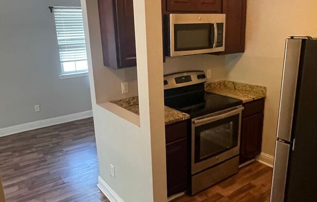 1 bed, 1 bath, 550 sqft, $1,050, Unit 1802 Philip #103