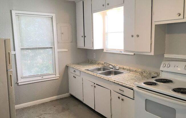 2 beds, 1 bath, $795