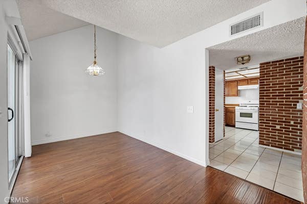 20155 KESWICK ST