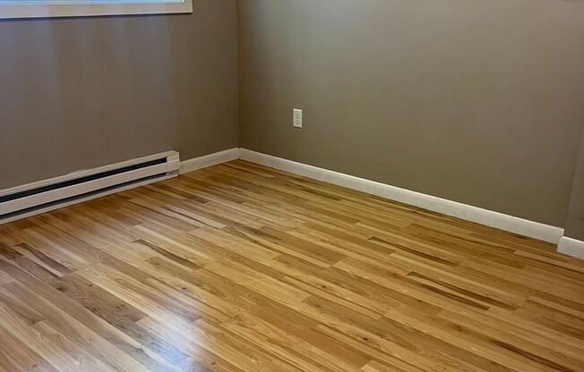 2 beds, 1 bath, $1,400