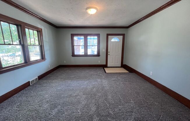 Three Bedroom Duplex Near Garfield Park!