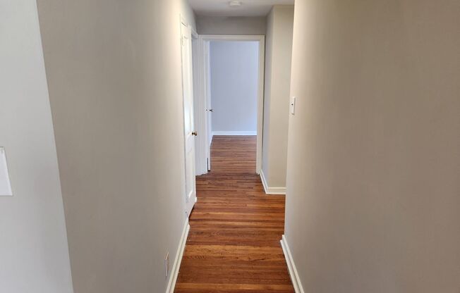2 beds, 1 bath, 897 sqft, $2,275, Unit F-13