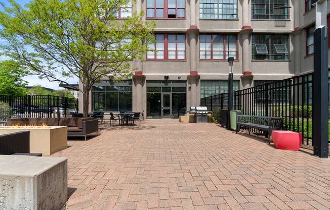 Courtyard at Buzza Lofts of Uptown, Minneapolis Minnesota