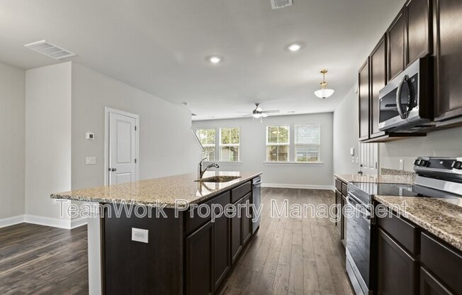 101 LANGLEY DR