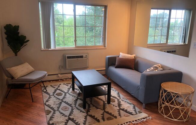 2 beds, 1 bath, $1,595, Unit 680-317