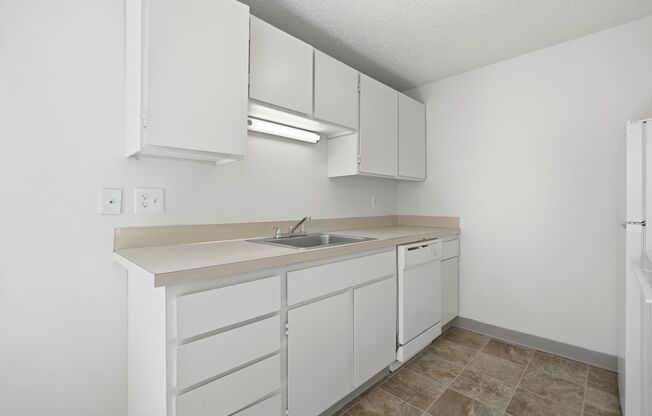 2 beds, 1 bath, 1,000 sqft, $1,350, Unit 31