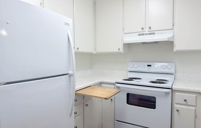 2 beds, 2 baths, 900 sqft, $2,600, Unit 415