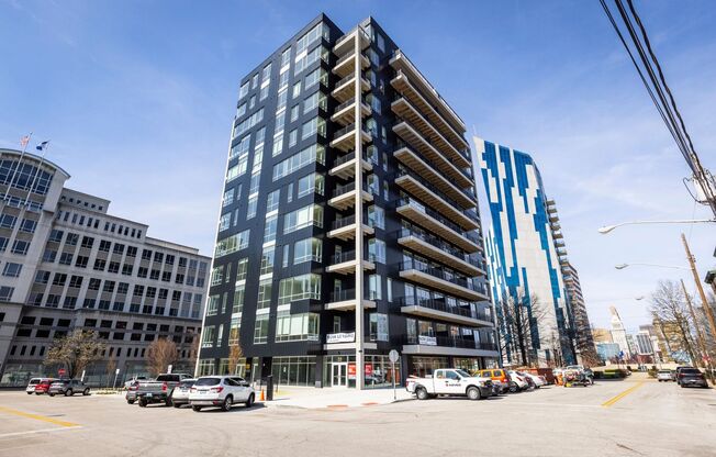 2 beds, 2 baths, 958 sqft, $2,325, Unit 810