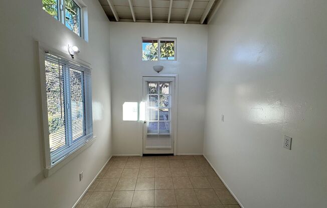 2 beds, 1 bath, $2,850