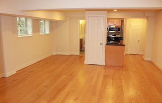 2 beds, 1 bath, 742 sqft, $2,500, Unit 114