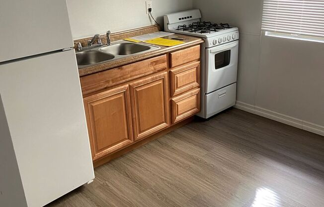 Studio, 1 bath, 422 sqft, $1,425, Unit 832 #04