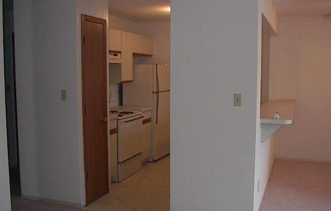 2 beds, 2 baths, 940 sqft, $1,450, Unit 1611108su