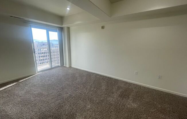 2 beds, 2.5 baths, $2,000, Unit Unit 706