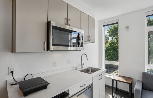 Studio, 1 bath, 251 sqft, $1,411, Unit Unit 410