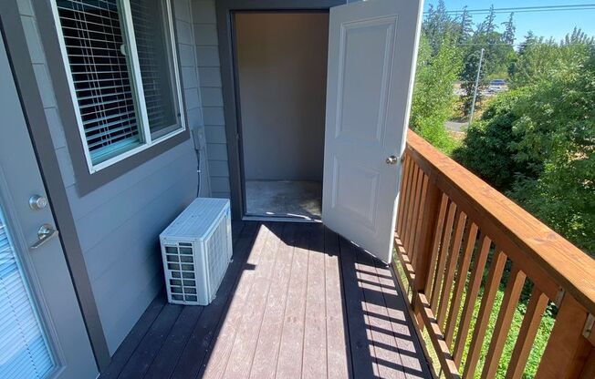 3 beds, 2 baths, 1,127 sqft, $1,790, Unit 207