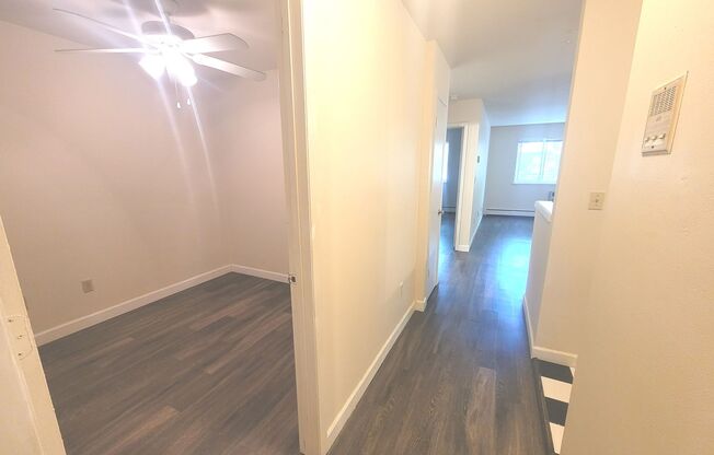 1 bed, 1 bath, $1,195, Unit 215