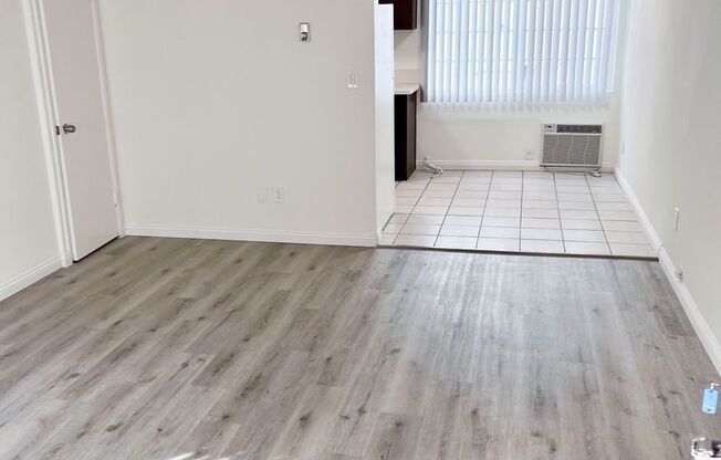(6075) 15339 Weddington St.