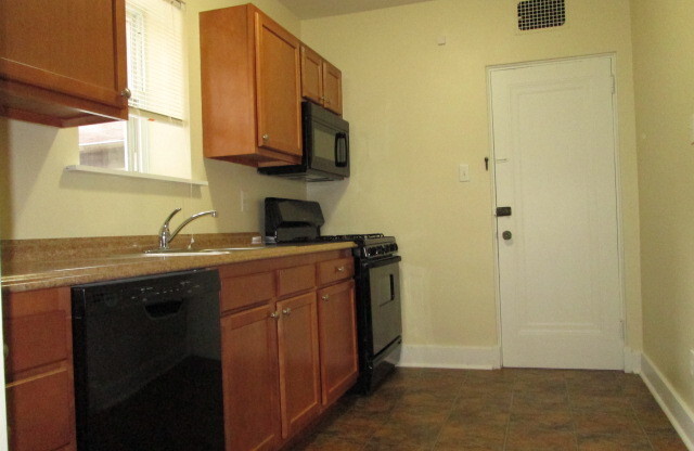 1 bed, 1 bath, 850 sqft, $1,040, Unit 1