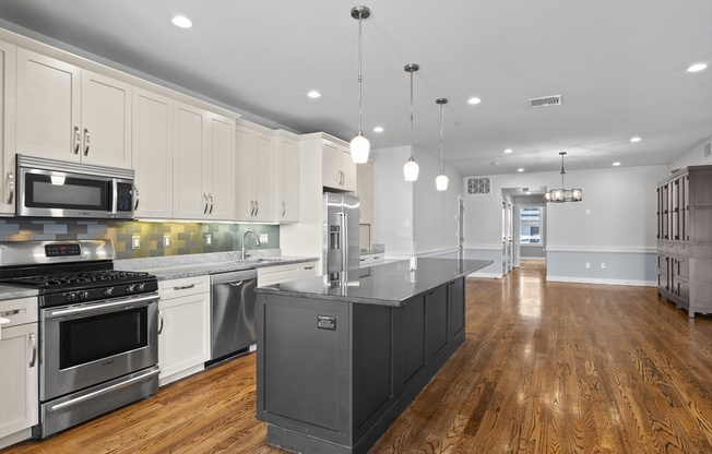 774 E 3 ST