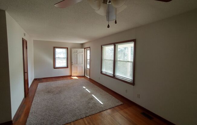 $545 - 1 bed 1 bath - Duplex