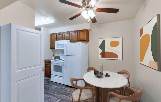 2 beds, 1 bath, 840 sqft, $1,275, Unit S1127