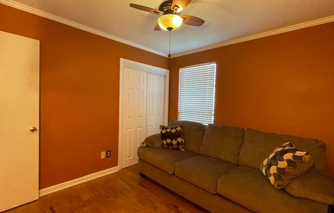 3 beds, 2 baths, $1,550