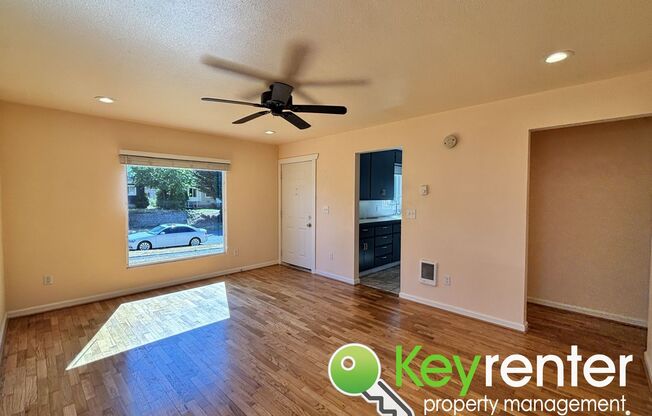 Charming 2-Bedroom Home with Modern Upgrades in Central Tacoma!