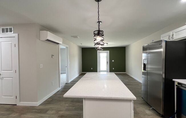 1 bed, 1 bath, 798 sqft, $1,300, Unit Apt 401