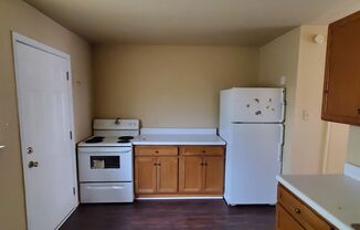 2 beds, 1 bath, $850, Unit C