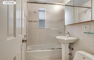 76 15 35 AVE